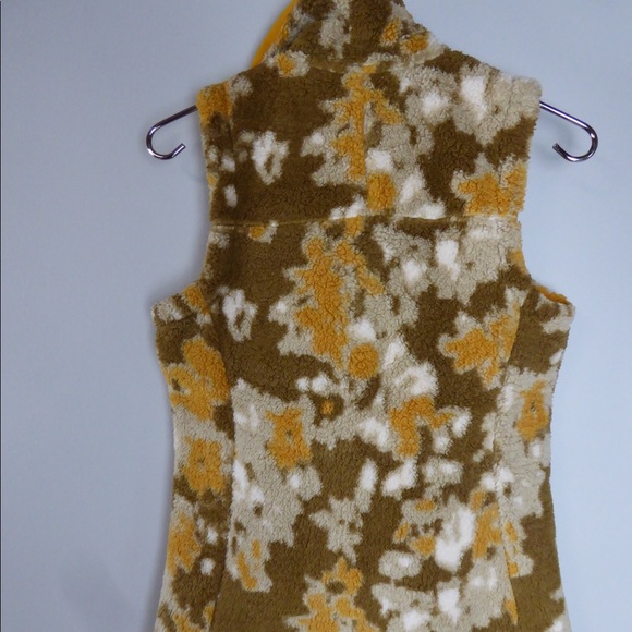 The North Face Camo Campshire 2.0 Vest Standard Fit Full Zip Sherpa Fleece NWT - Picture 4 of 9